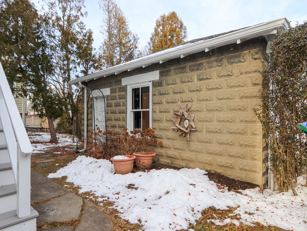 Medford, Massachusetts 02155, United States, 3 Bedrooms Bedrooms, ,1 BathroomBathrooms,Residential,Active,240626