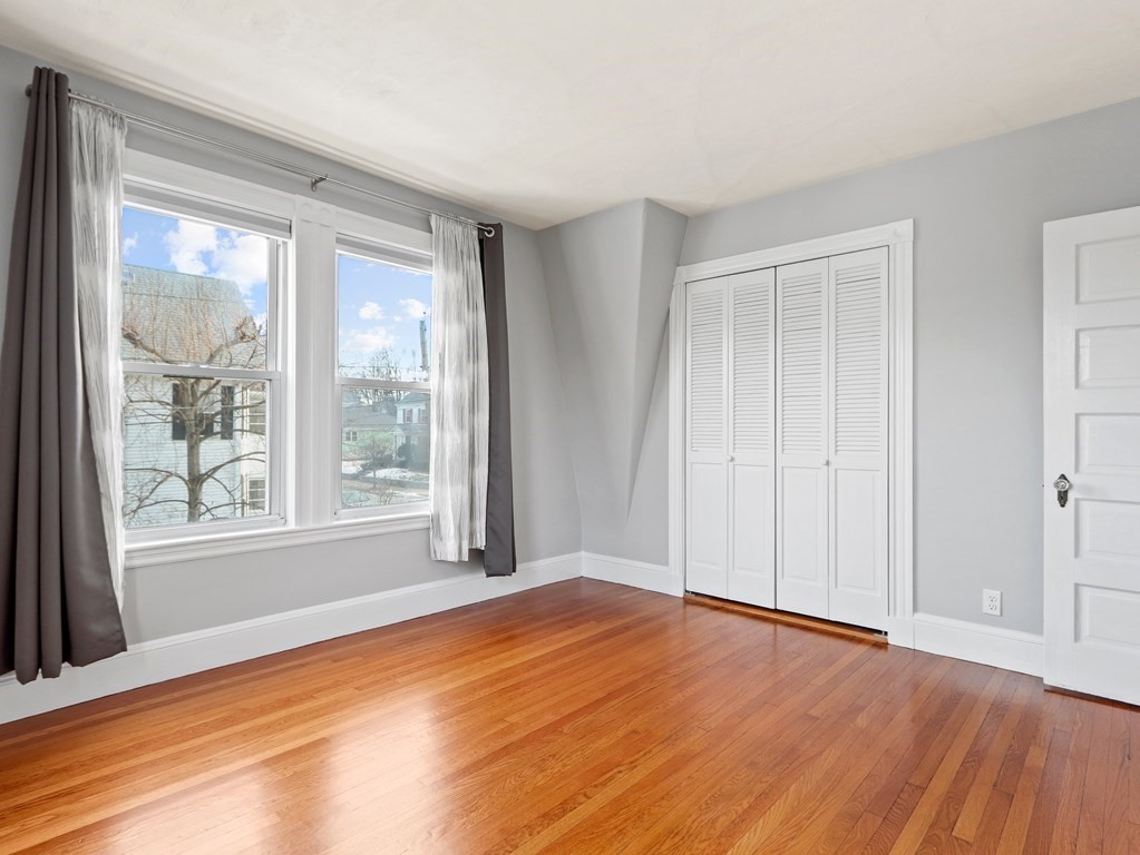 Medford, Massachusetts 02155, United States, 3 Bedrooms Bedrooms, ,1 BathroomBathrooms,Residential,Active,240626