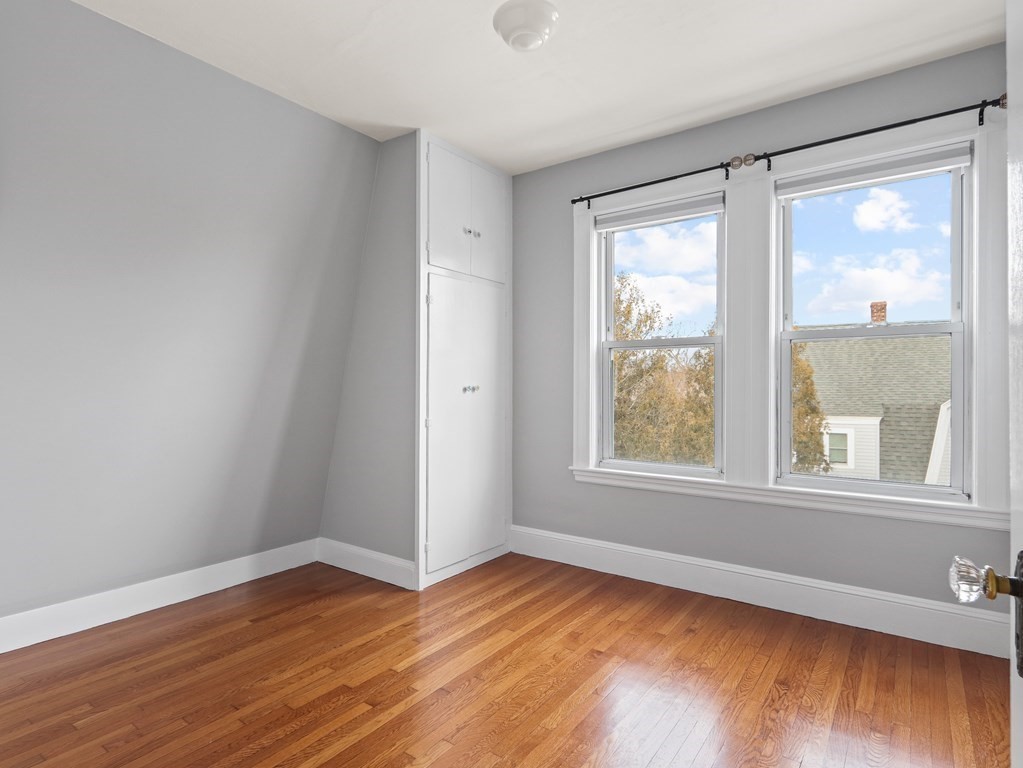 Medford, Massachusetts 02155, United States, 3 Bedrooms Bedrooms, ,1 BathroomBathrooms,Residential,Active,240626