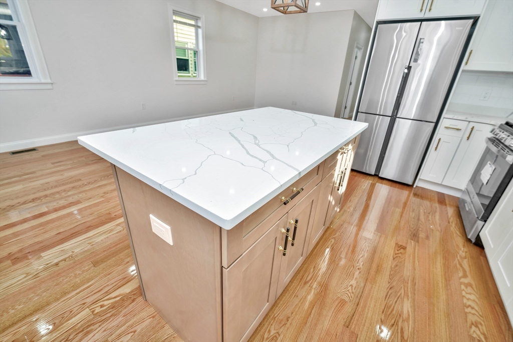 30 Hiawatha Rd #(#2), Boston, MA, 30 Hiawatha Rd #(#2), Boston, MA Photo #5