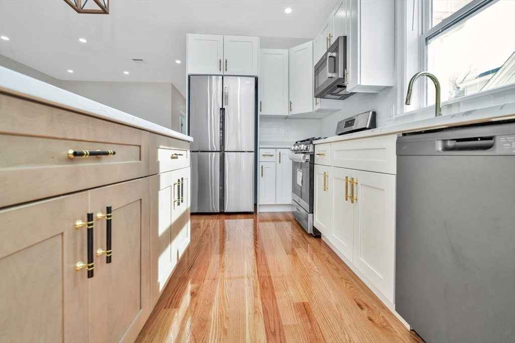 30 Hiawatha Rd #(#2), Boston, MA, 30 Hiawatha Rd #(#2), Boston, MA Photo #3