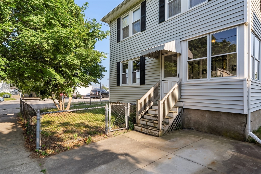 85 Whiton Ave
