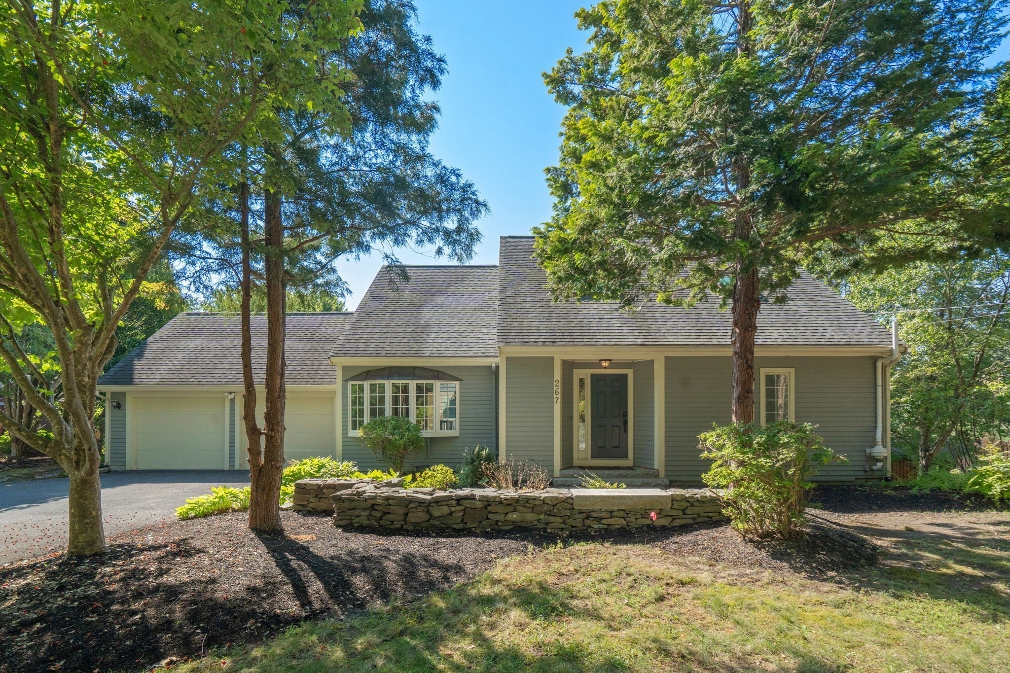Photo of 267 Concord Rd, Wayland, MA
