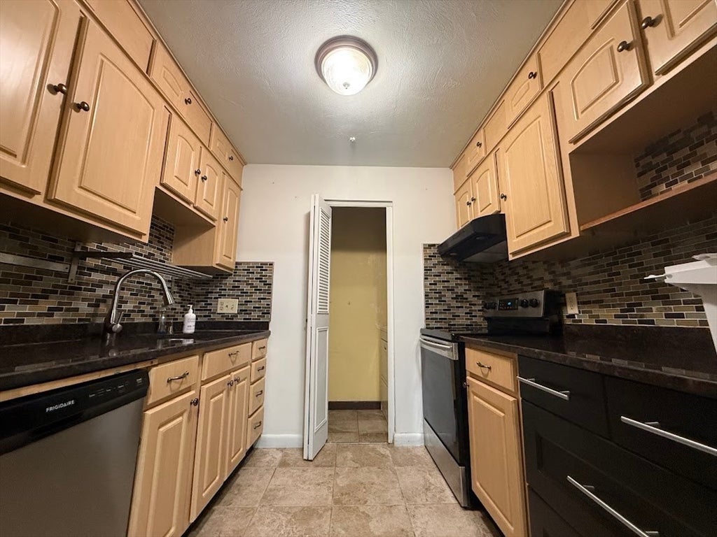 35 Washington St #3, Medford, MA Photo #8