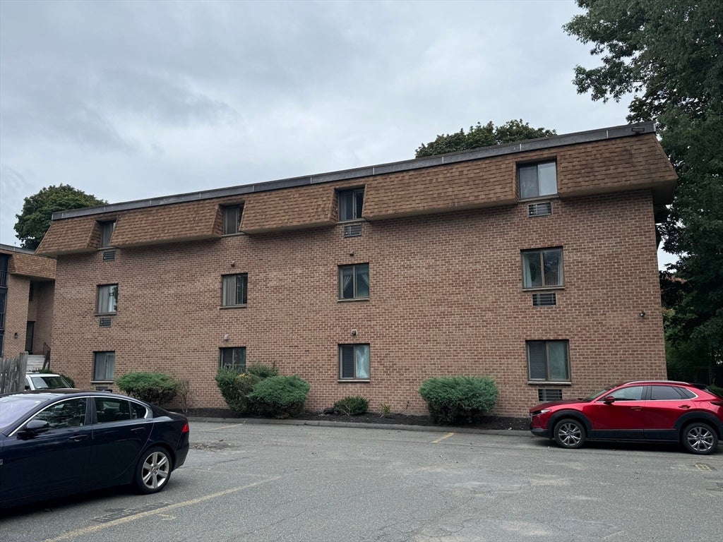 35 Washington St #3, Medford, MA Photo #2