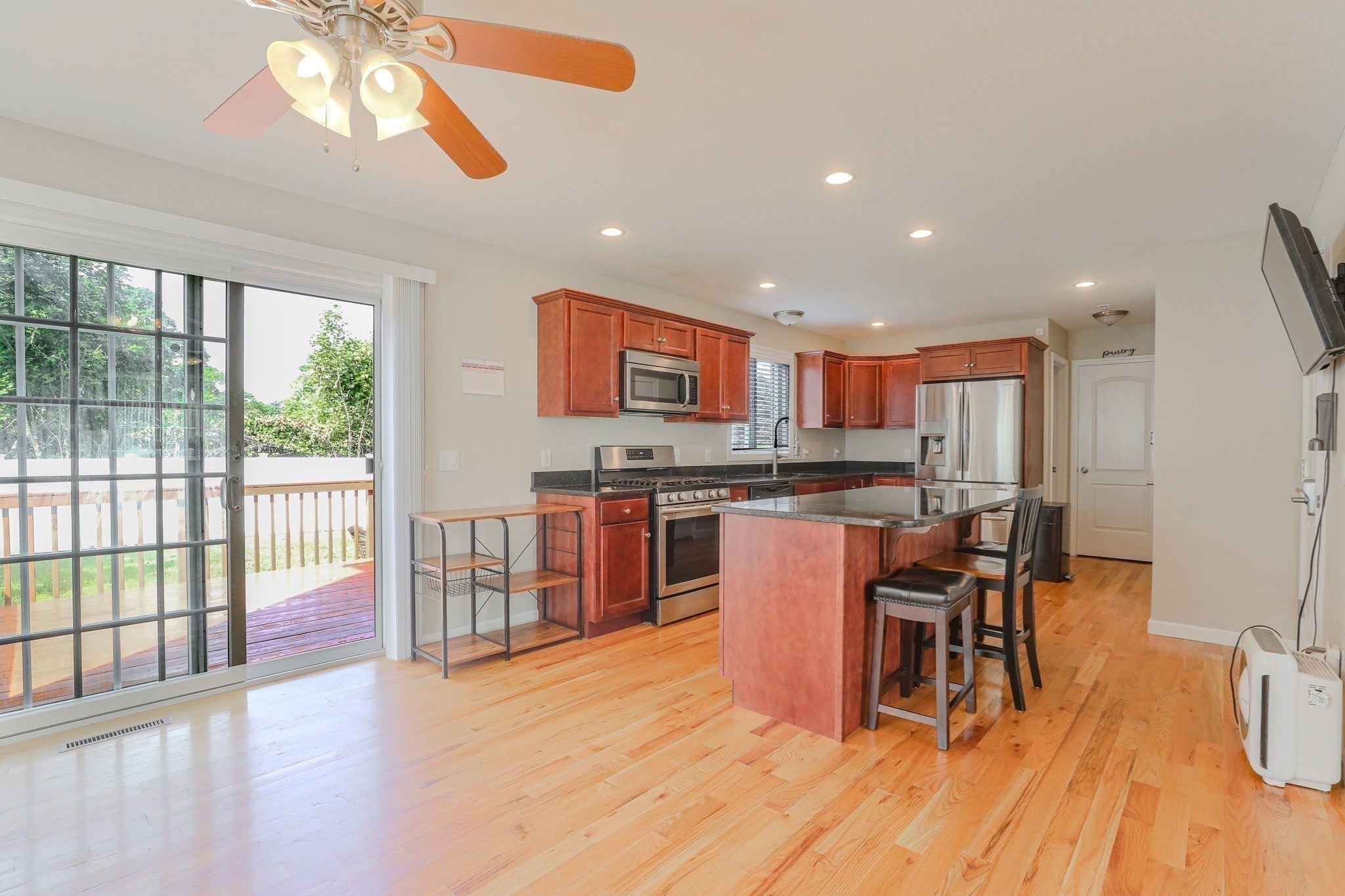 122 Ambrose St, Springfield, MA Photo #11