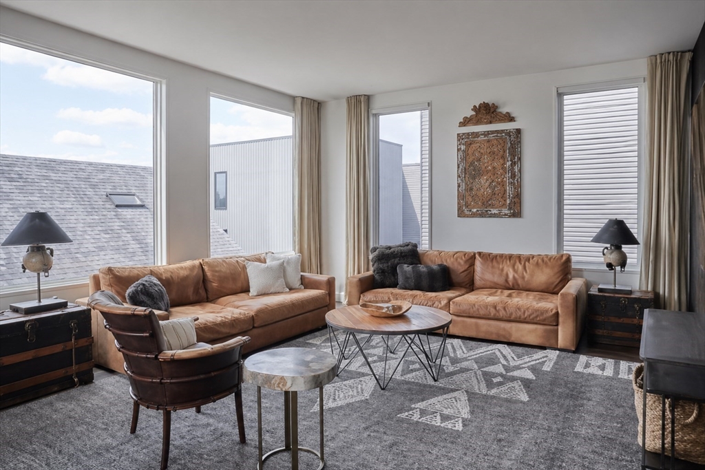 515 E 1st 8
