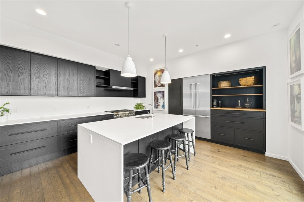 515 E 1st 8