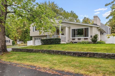 12 Winthrop St West Boylston MA 01583