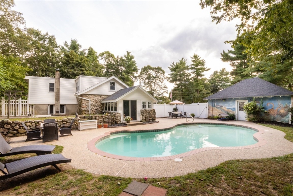 8 Old Fisher Ln
