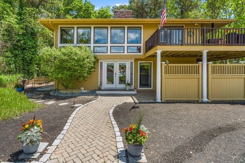 Single Family Residence in Mashpee MA 105 Waterway.jpg