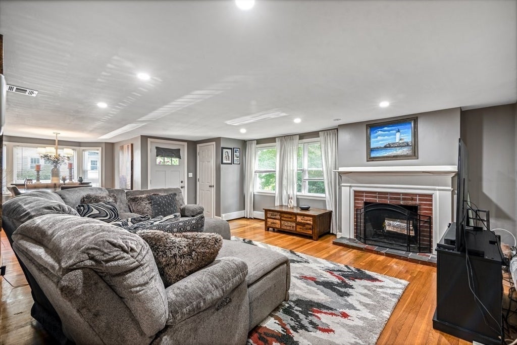 52 Burpee Road, Swampscott, MA Photo #10