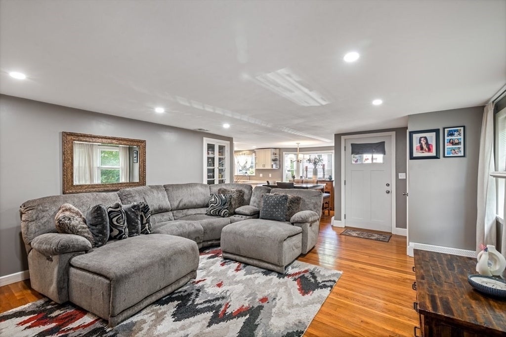 52 Burpee Road, Swampscott, MA Photo #9