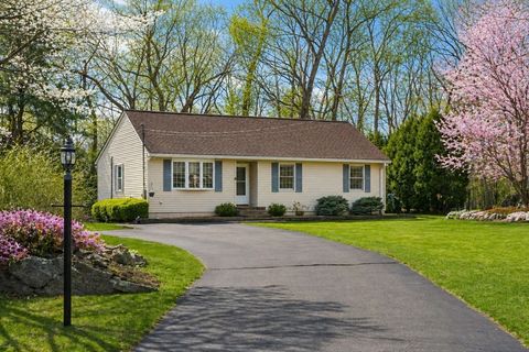 4 Dorianna Cir Shrewsbury MA 01545