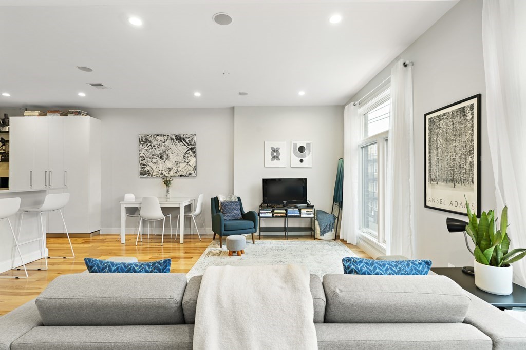 67 Lubec St 4