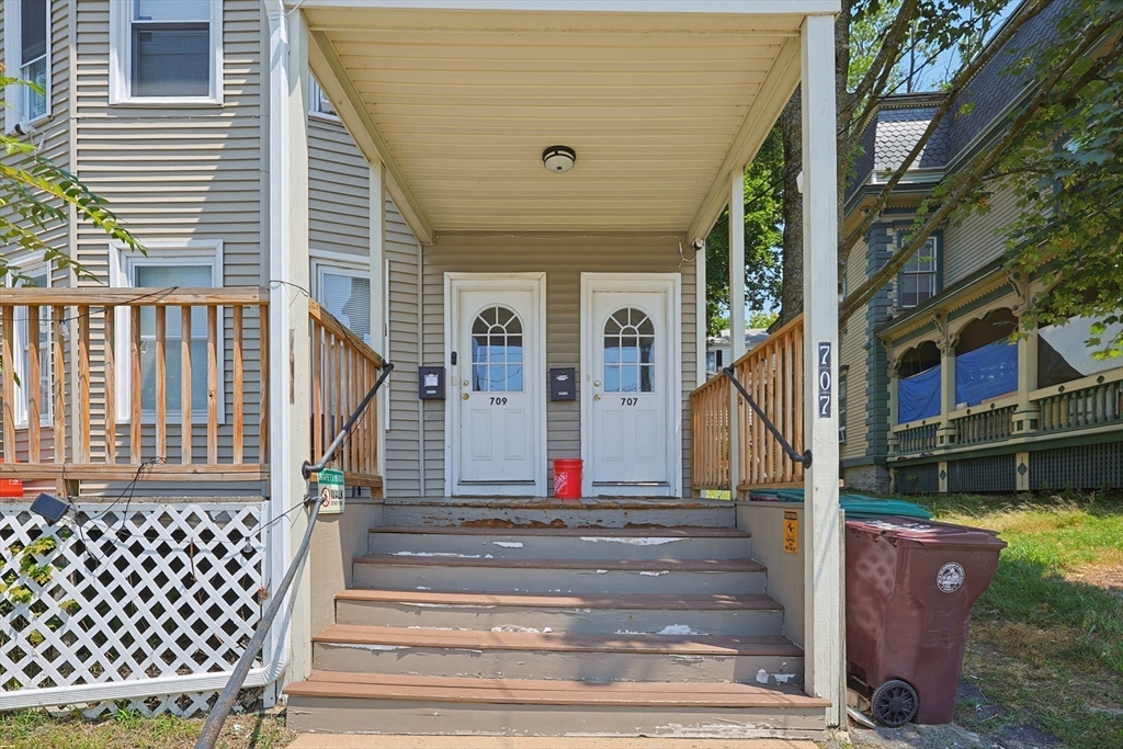 707 Bridge St, Lowell, MA, 707 Bridge St, Lowell, MA Photo #4