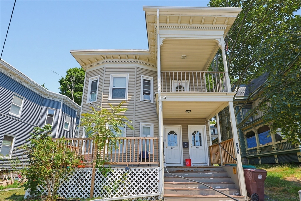 707 Bridge St, Lowell, MA, 707 Bridge St, Lowell, MA Photo #1