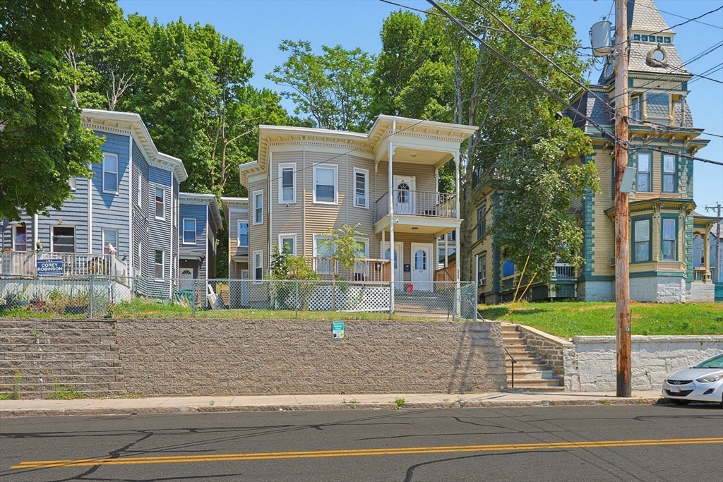 707 Bridge St, Lowell, MA, 707 Bridge St, Lowell, MA Photo #2