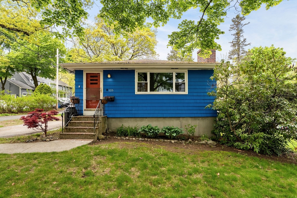 Photo of 125 Sylvia St, Arlington, MA