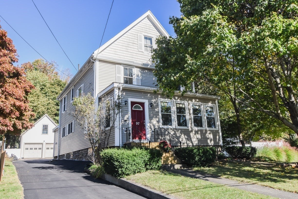Photo of 97 Dutcher St, Hopedale, MA
