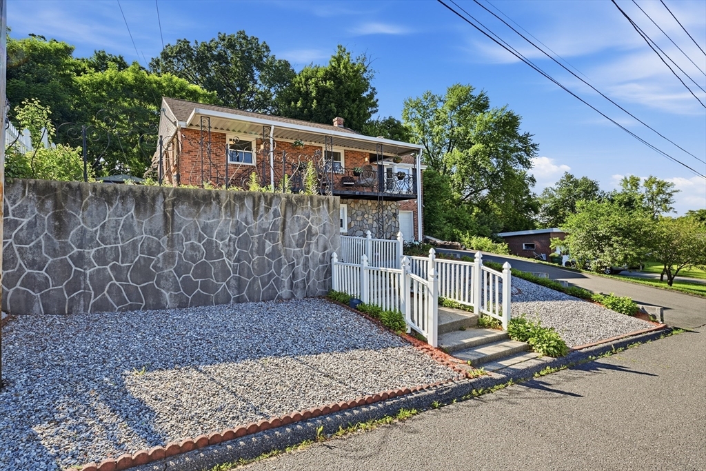 140 Ruskin St