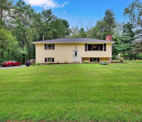 16 Fuller Rd Sutton MA 01590