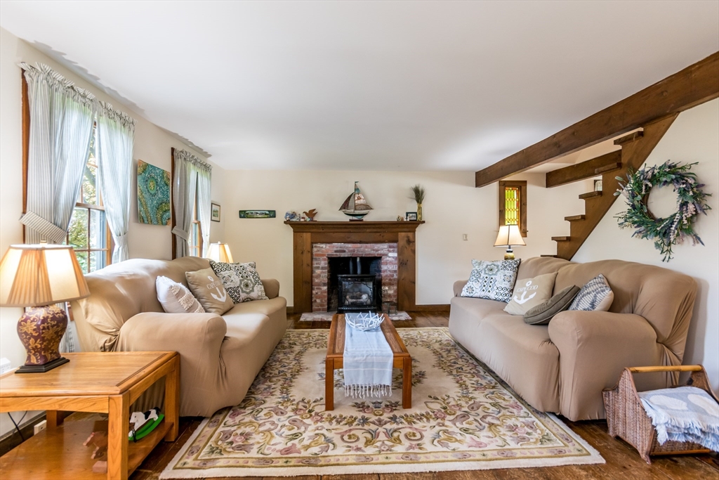 111 Captain Lijahs Rd