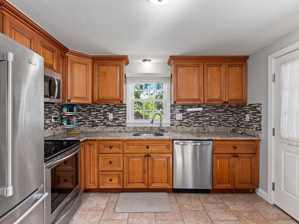 55 Algonquin Drive, Tewksbury, MA, 55 Algonquin Drive, Tewksbury, MA Photo #8