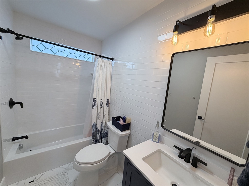 70 Upsala St, Worcester, MA Photo #24