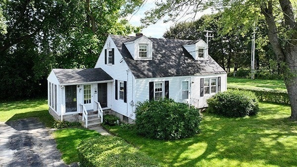 255 Pleasant Street, Lunenburg, MA Photo #24