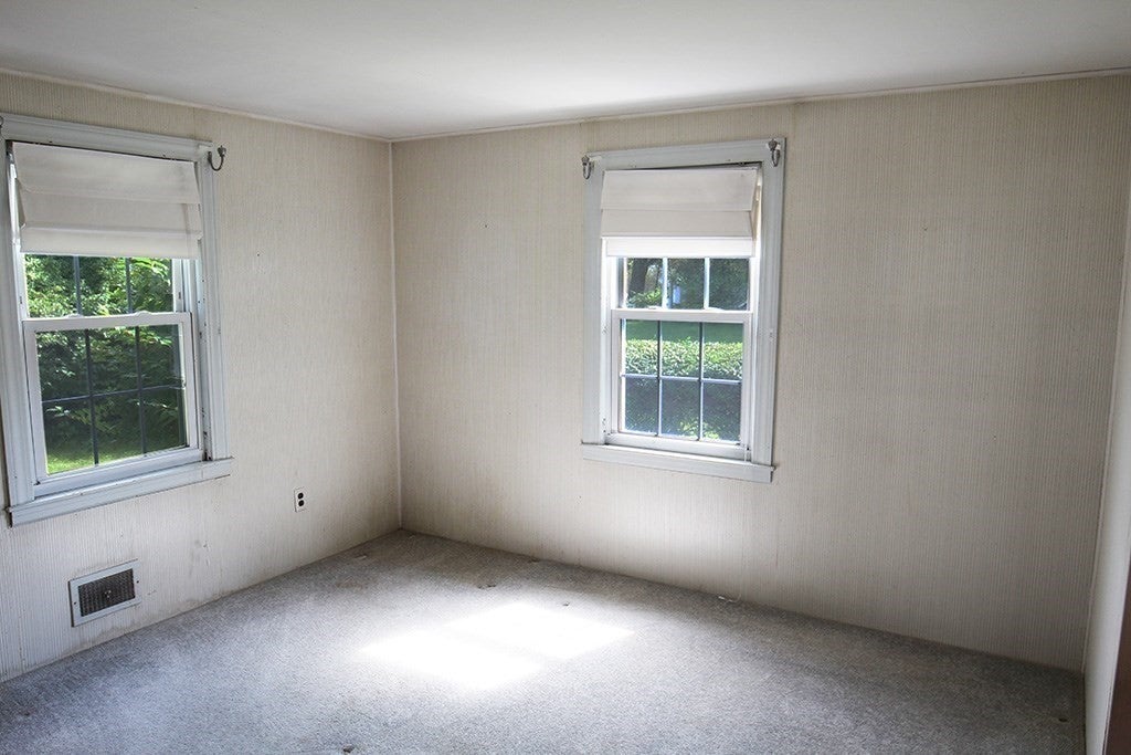 255 Pleasant Street, Lunenburg, MA Photo #9
