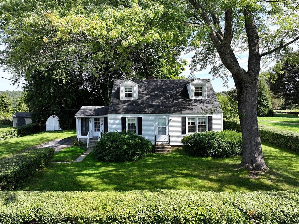 255 Pleasant Street, Lunenburg, MA Photo #2