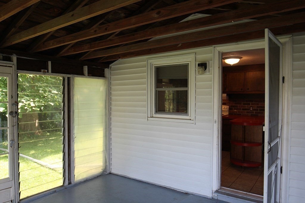 255 Pleasant Street, Lunenburg, MA Photo #17
