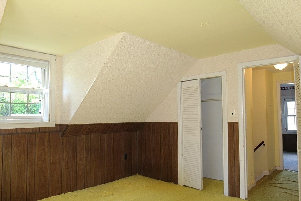 255 Pleasant Street, Lunenburg, MA Photo #11