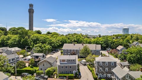 Condominium in Provincetown MA 26 Alden Street 22.jpg