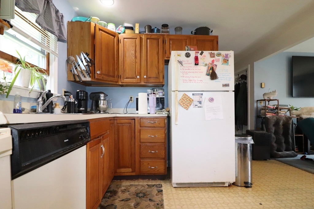 19 Vincent St, Middletown, RI, 19 Vincent St, Middletown, RI Photo #17