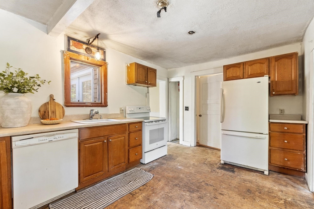215 N Main St