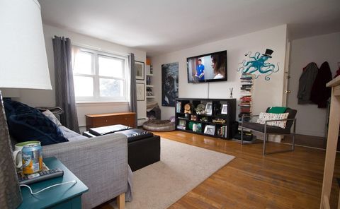 Photo of 91 Chestnut St #1, Brookline, MA 02445 (MLS # 73493240)