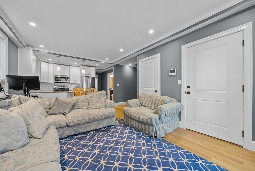 12 Loring St 1