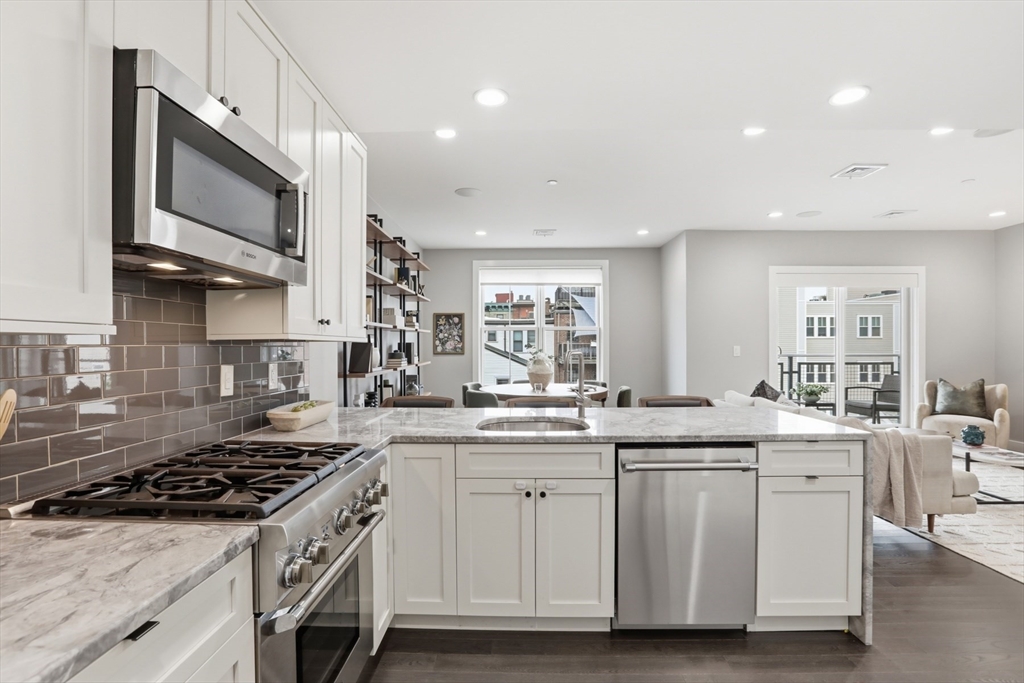 309 E St 43