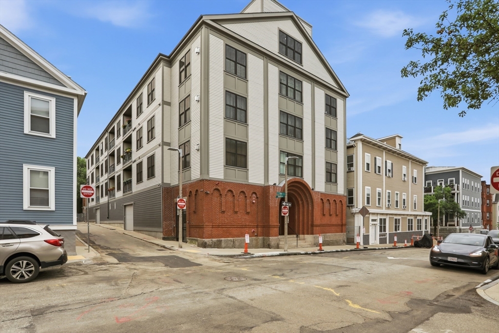 309 E St 43