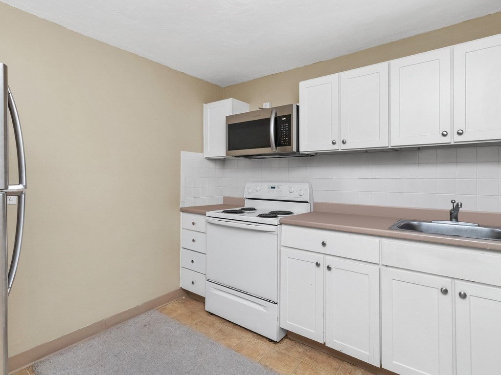 32 Whites Avenue #D45, Watertown, MA Photo #3