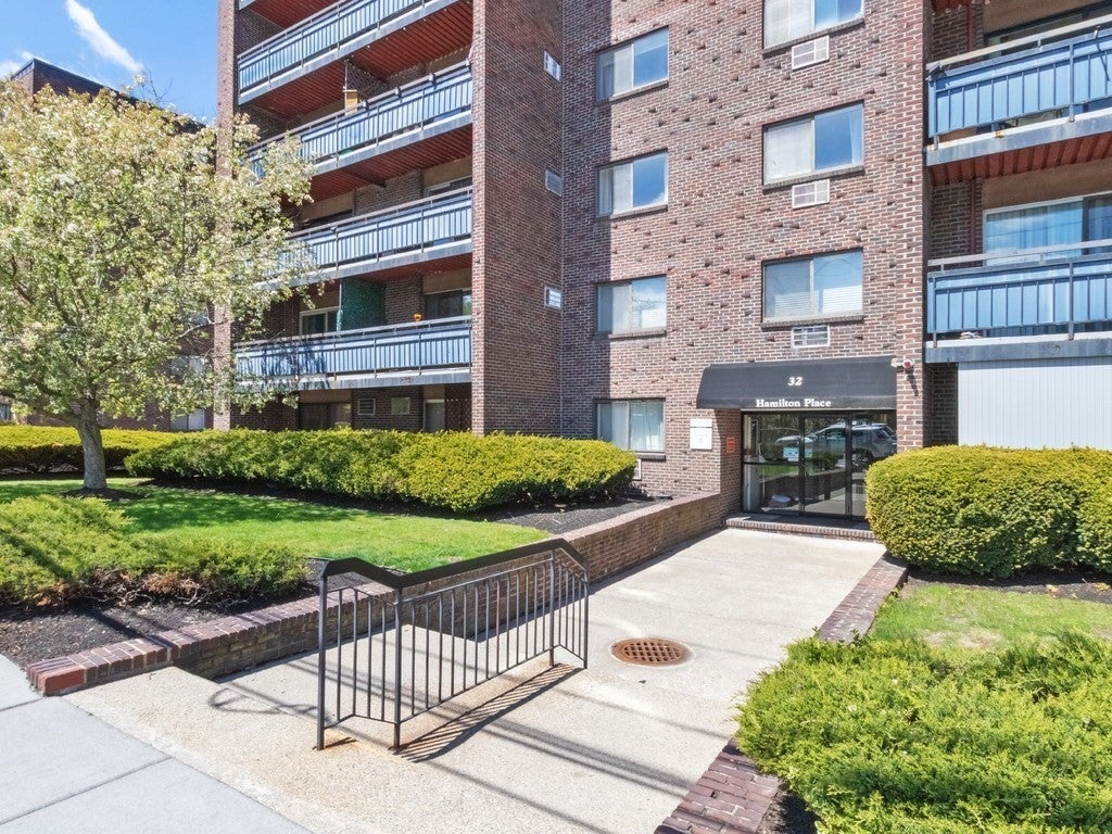 32 Whites Avenue #D45, Watertown, MA Photo #22