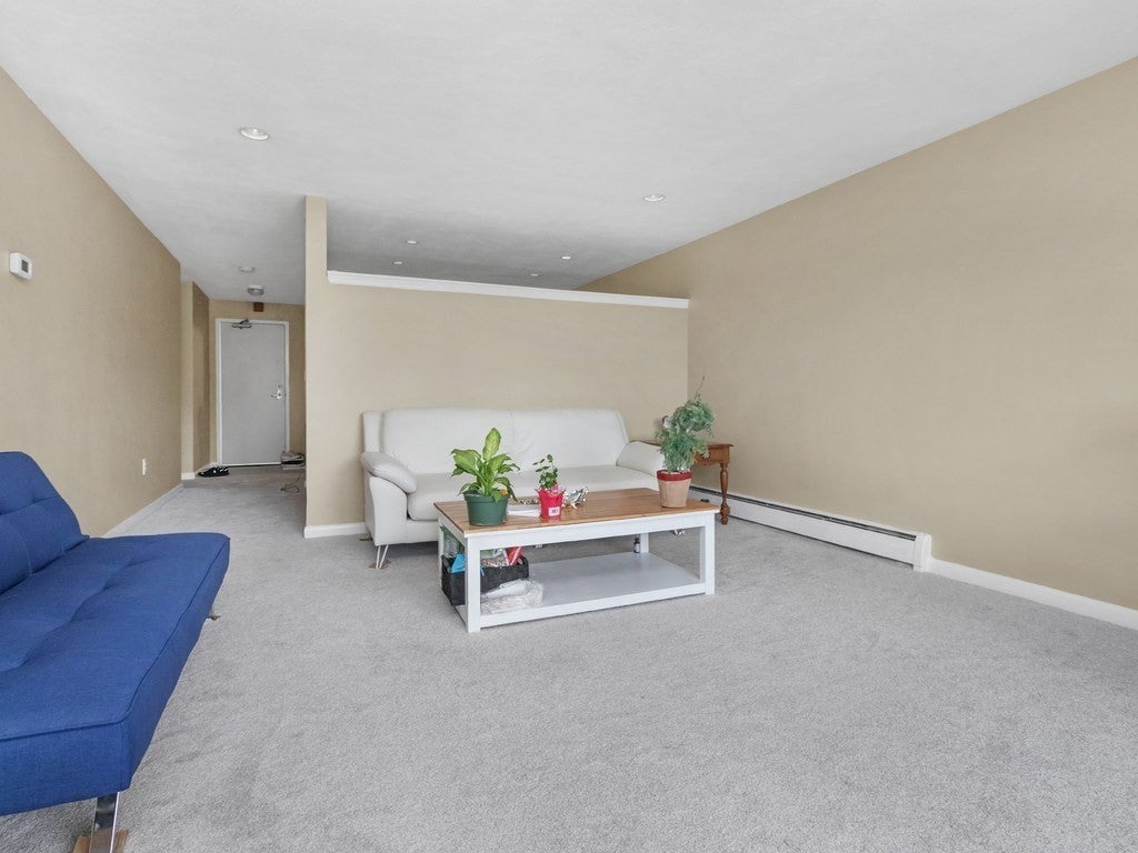 32 Whites Avenue #D45, Watertown, MA Photo #10