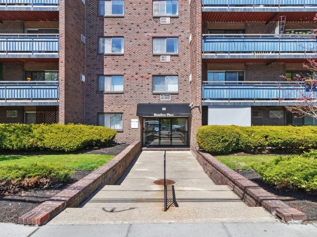 32 Whites Avenue #D45, Watertown, MA Photo #24