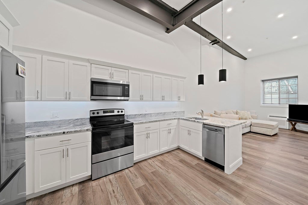 10 Water St 3