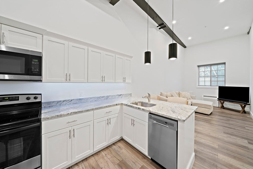 10 Water St 3