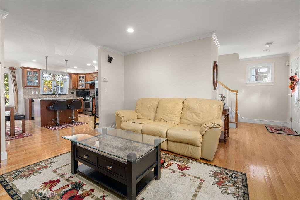 53 Hiawatha Ave