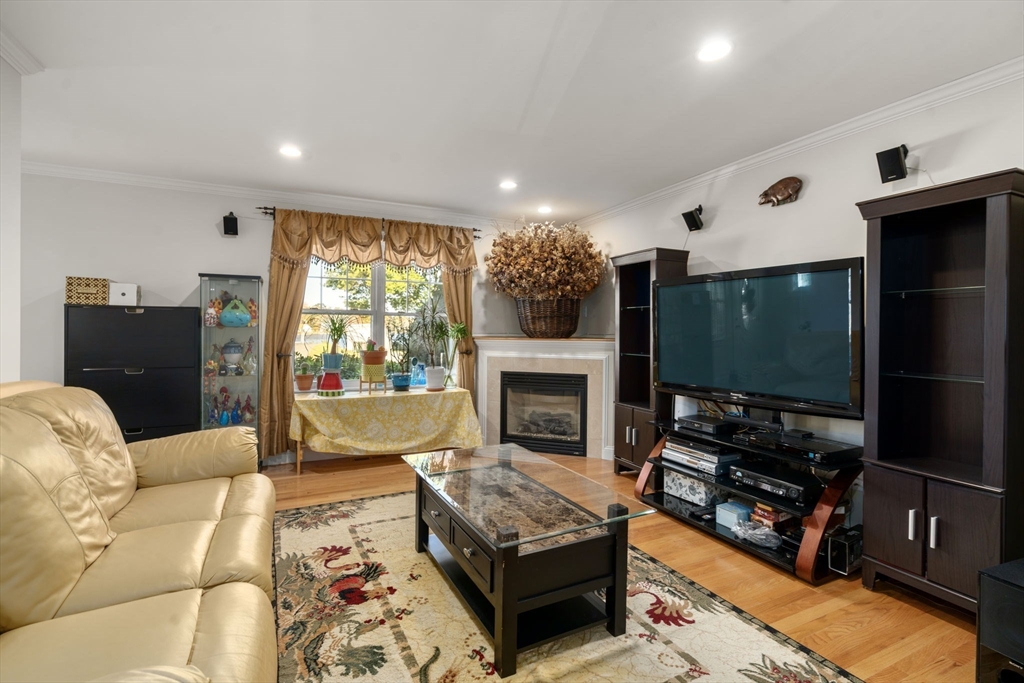 53 Hiawatha Ave