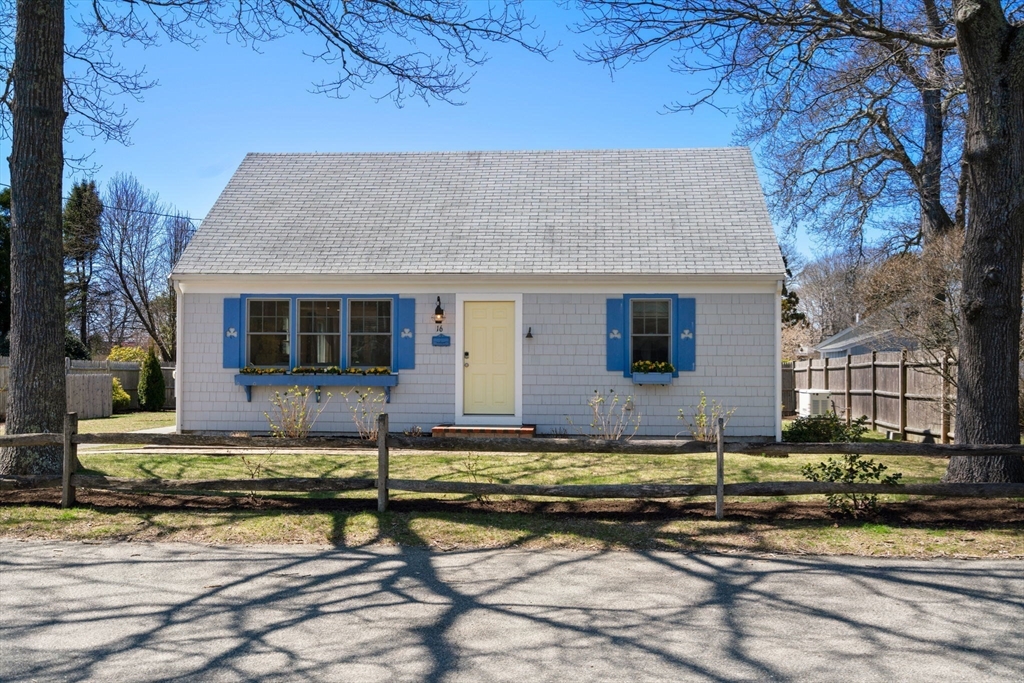 16 Eldona Ave